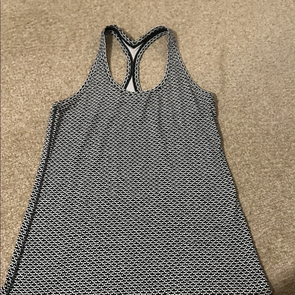 Lululemon Women's Bundle of Tank and Long Sleeve Tops - Picture 11 of 12